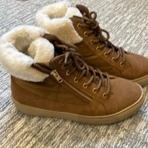 Cougar waterproof women’s booots, size 7